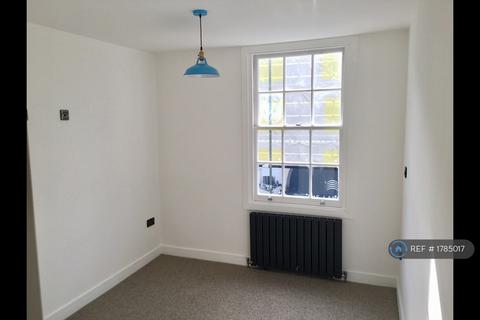 undefined, Queens Road, Weybridge, KT13
