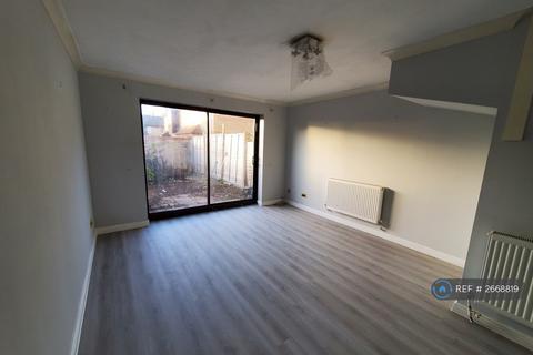 2 bedroom terraced house to rent, Britton Close, London, SE6