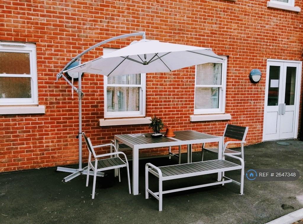 Outside Sitting Area