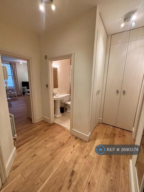 Entry + Washing Machine + Storage