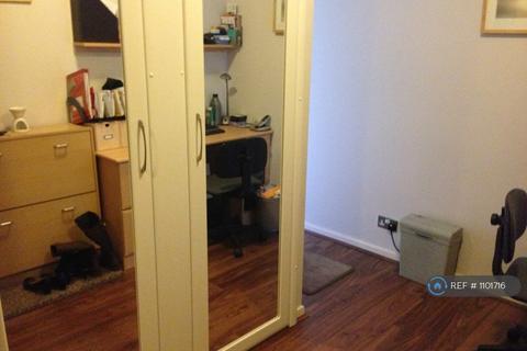undefined, Thornhill Gardens, Barking, IG11