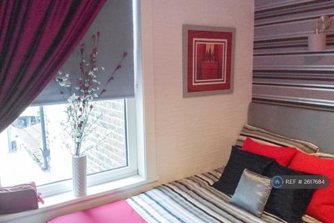 1 bedroom in a house share to rent, Percy Road, Hampshire, PO12