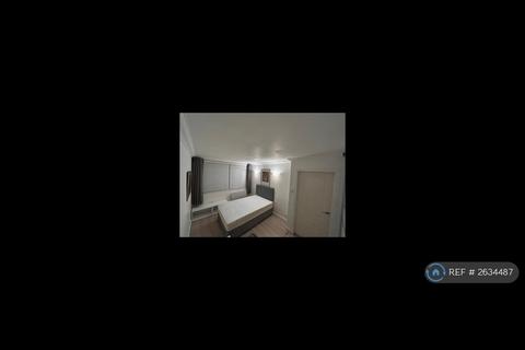 2 bedroom flat to rent, Fitzroy Street, London, W1T