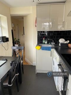 2 bedroom flat to rent, Rock Street, London, N4
