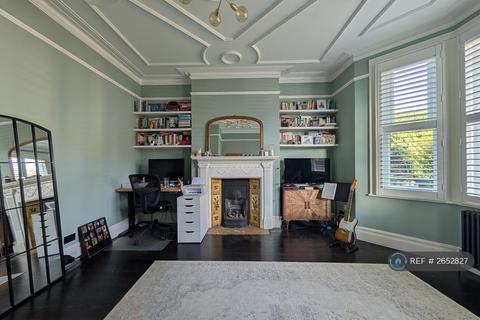 3 bedroom flat to rent, Furness Road, London, NW10