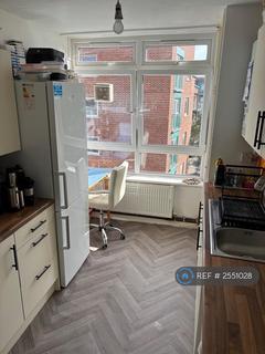 1 bedroom in a flat share to rent, York Road, London, SW11