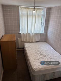 1 bedroom in a flat share to rent, York Road, London, SW11