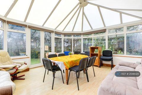 1 bedroom in a house share to rent, The Upper Drive, Hove, BN3