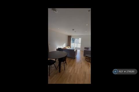 1 bedroom in a flat share to rent, Early Rivers House, London, E20