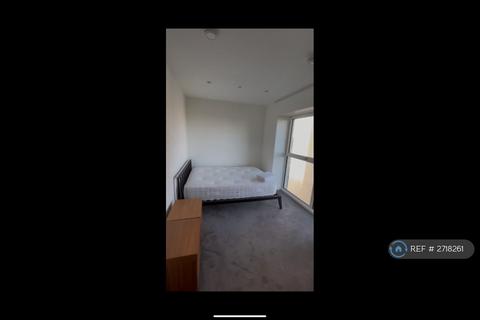 1 bedroom in a flat share to rent, Early Rivers House, London, E20
