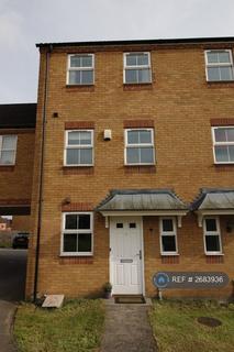 4 bedroom terraced house to rent, Murray Close, Nottingham, NG5