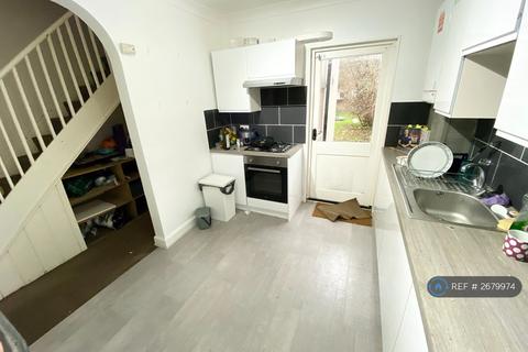 3 bedroom terraced house to rent, Blenheim Road, Reading, RG1