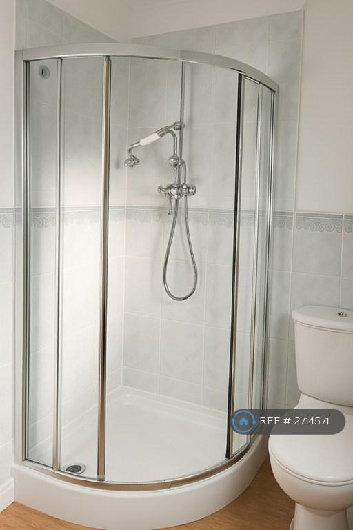 Shower In En-Suite