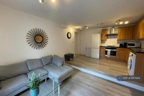 2 bedroom flat to rent, Battersea Park Road, London, SW11