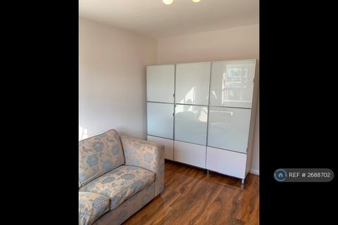 1 bedroom flat to rent, Queens Crescent, Camden, London, NW5
