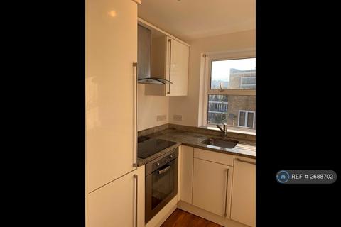 1 bedroom flat to rent, Queens Crescent, Camden, London, NW5