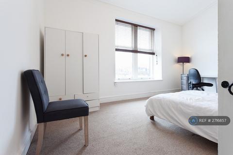 2 bedroom flat to rent, Powis Place, Aberdeen, AB25