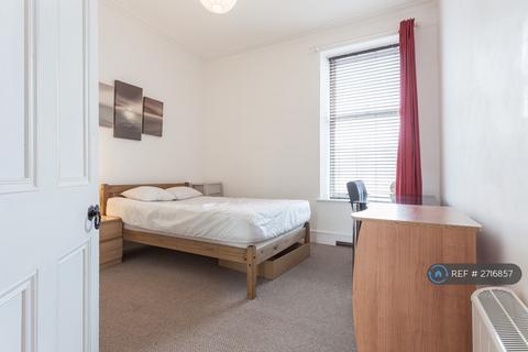 2 bedroom flat to rent, Powis Place, Aberdeen, AB25