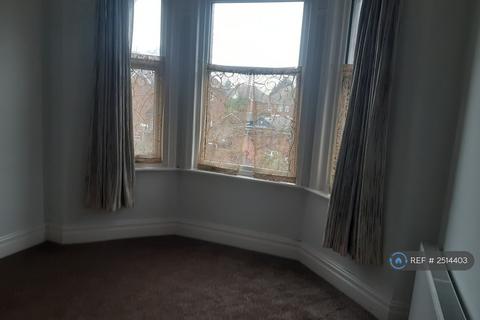 1 bedroom in a flat share to rent, Bryanstone Road, Bournemouth, BH3