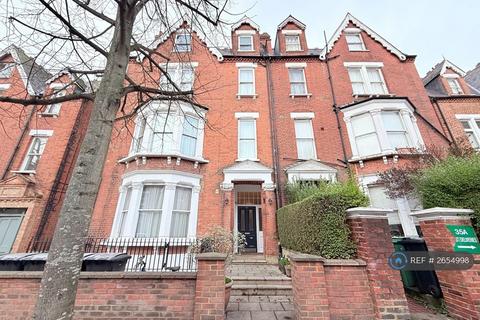2 bedroom flat to rent, Parliament Hill, London, NW3