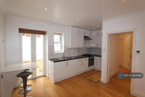 2 bedroom flat to rent, Parliament Hill, London, NW3