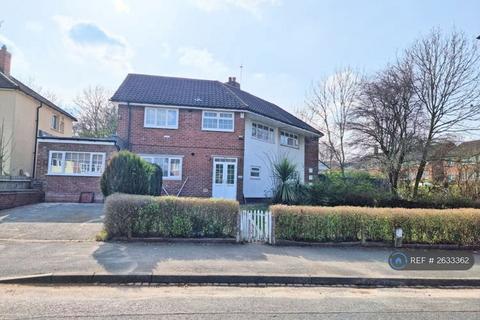 4 bedroom semi-detached house to rent, Bickington Road, Birmingham, B32