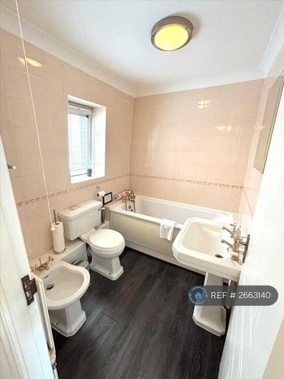 Top Floor Bathroom With Bidet