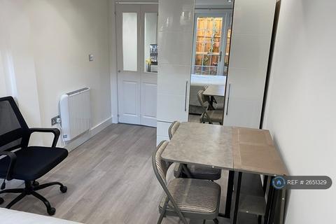 undefined, Gateway Close, Northwood, HA6