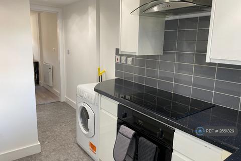 undefined, Gateway Close, Northwood, HA6