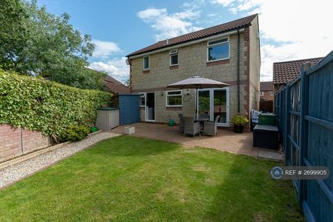 6 bedroom detached house to rent, Huckley Way, Bradley Stoke, Bristol, BS32