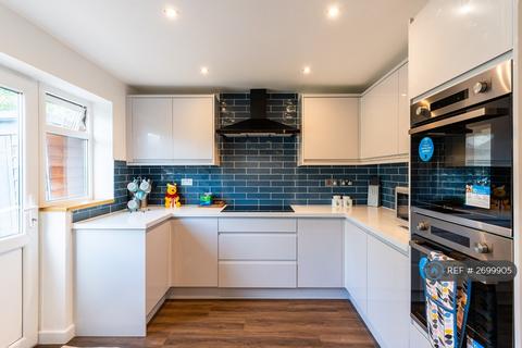 6 bedroom detached house to rent, Huckley Way, Bradley Stoke, Bristol, BS32