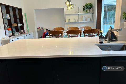 undefined, Newnham Rise, Shirley, Solihull, B90