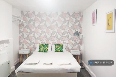 1 bedroom in a house share to rent, Middle Street, Brighton, BN1