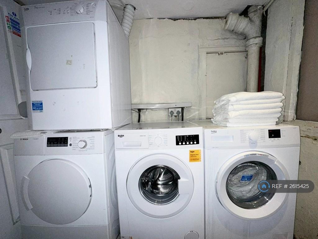 Loundry With Washing And Tumble Dryer