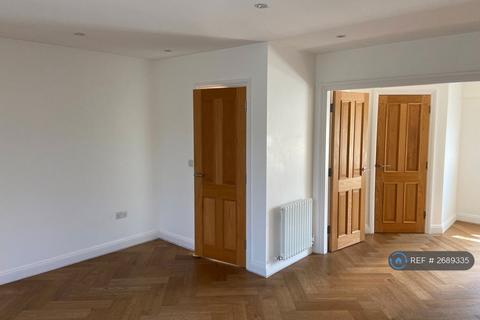 2 bedroom flat to rent, Birnam Road, London, N4