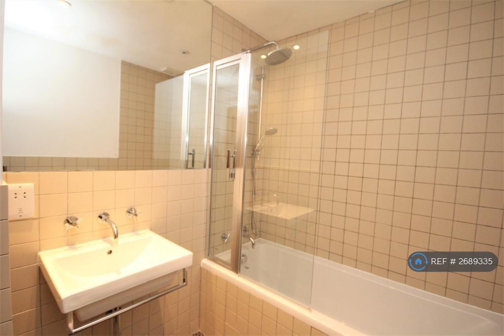 Bath/Showeroom