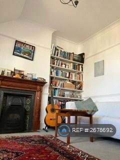 1 bedroom flat to rent, Ferme Park Road, London, N8