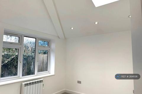 3 bedroom detached house to rent, Denham, Uxbridge, UB9