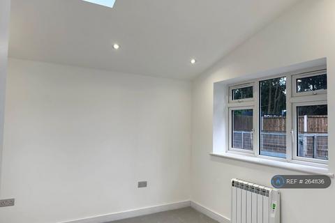 3 bedroom detached house to rent, Denham, Uxbridge, UB9