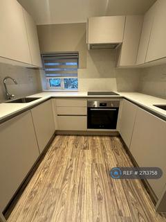 2 bedroom flat to rent, St. Johns Road, London, NW11