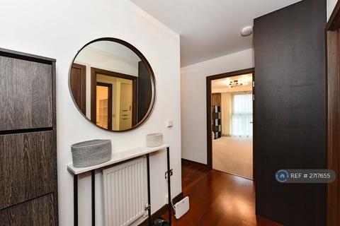 2 bedroom flat to rent, Orbis Wharf, London, SW11