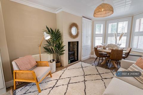 4 bedroom semi-detached house to rent, Pottery Road, Poole, BH14