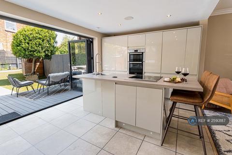 4 bedroom semi-detached house to rent, Pottery Road, Poole, BH14