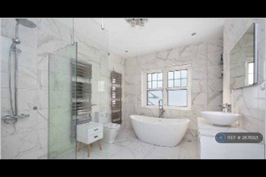 Bathroom 1f