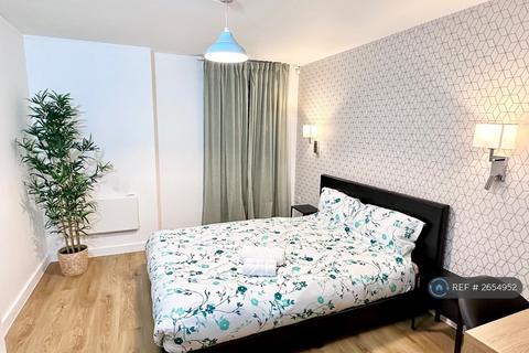 2 bedroom flat to rent, Emmeline, Manchester, M40