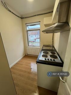 undefined, Greenland Crescent, Southall, UB2