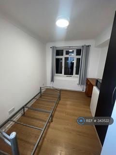 undefined, Greenland Crescent, Southall, UB2