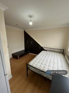 undefined, Greenland Crescent, Southall, UB2