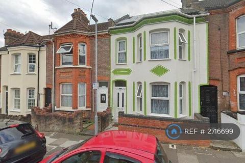 undefined, Lyndhurst Road, Luton, LU1