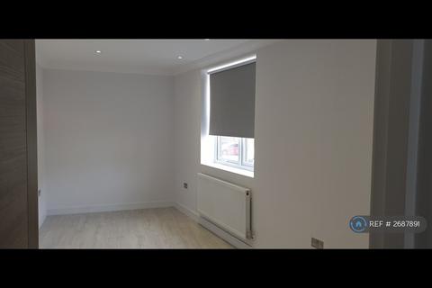 1 bedroom flat to rent, Cairns Road, London, SW11